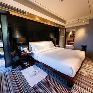 Premier King Suite